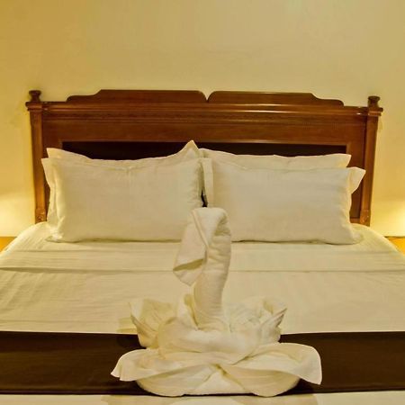 The Premiere Business Hotel Калибо Екстериор снимка