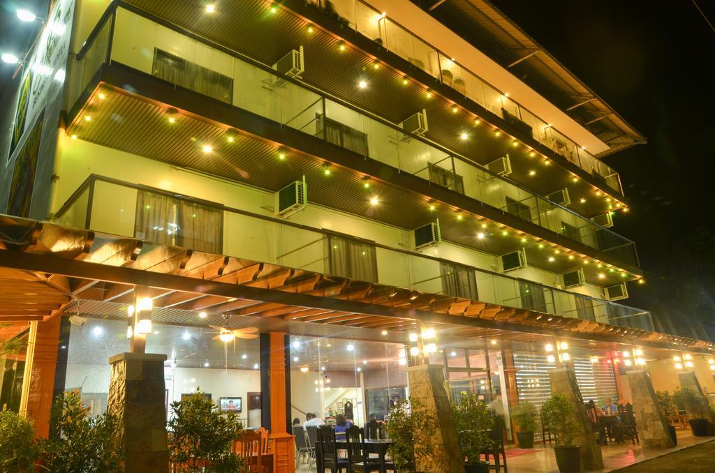 The Premiere Business Hotel Калибо Екстериор снимка