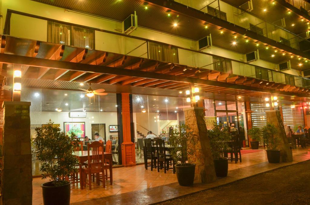 The Premiere Business Hotel Калибо Екстериор снимка