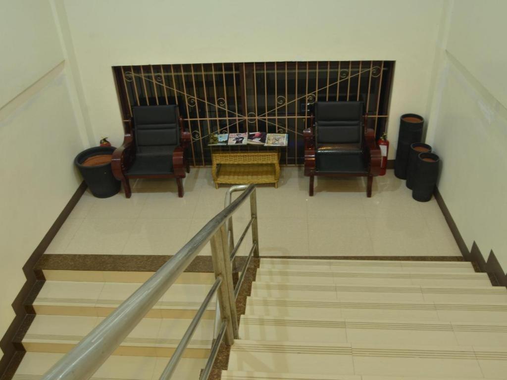 The Premiere Business Hotel Калибо Екстериор снимка
