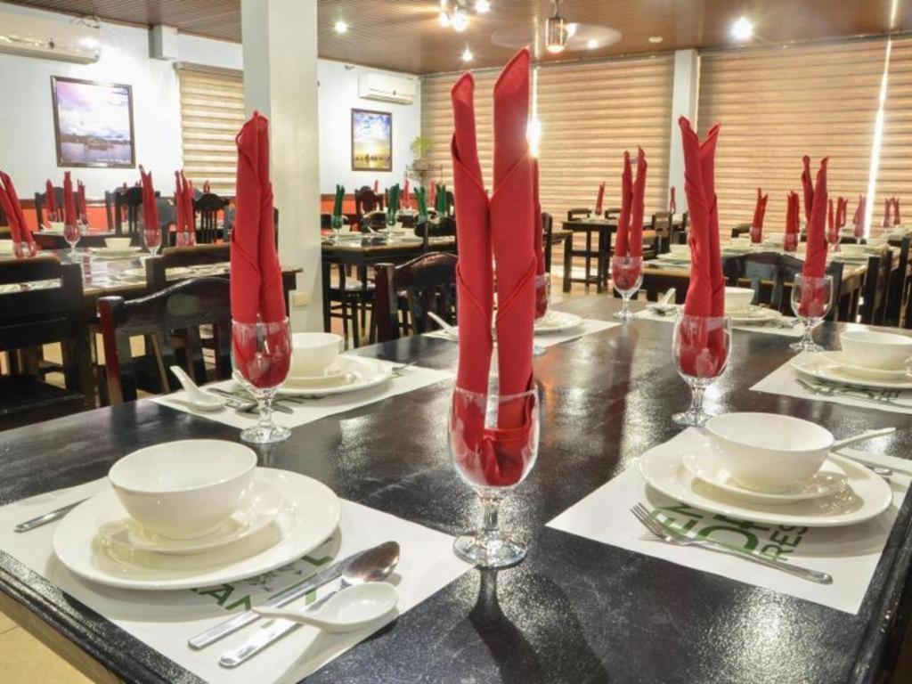The Premiere Business Hotel Калибо Екстериор снимка